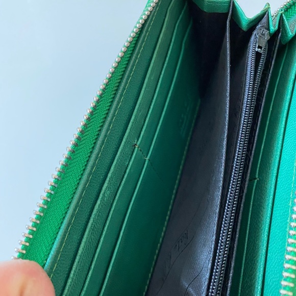 Kate Hill Green Wallet - Picture 5 of 9